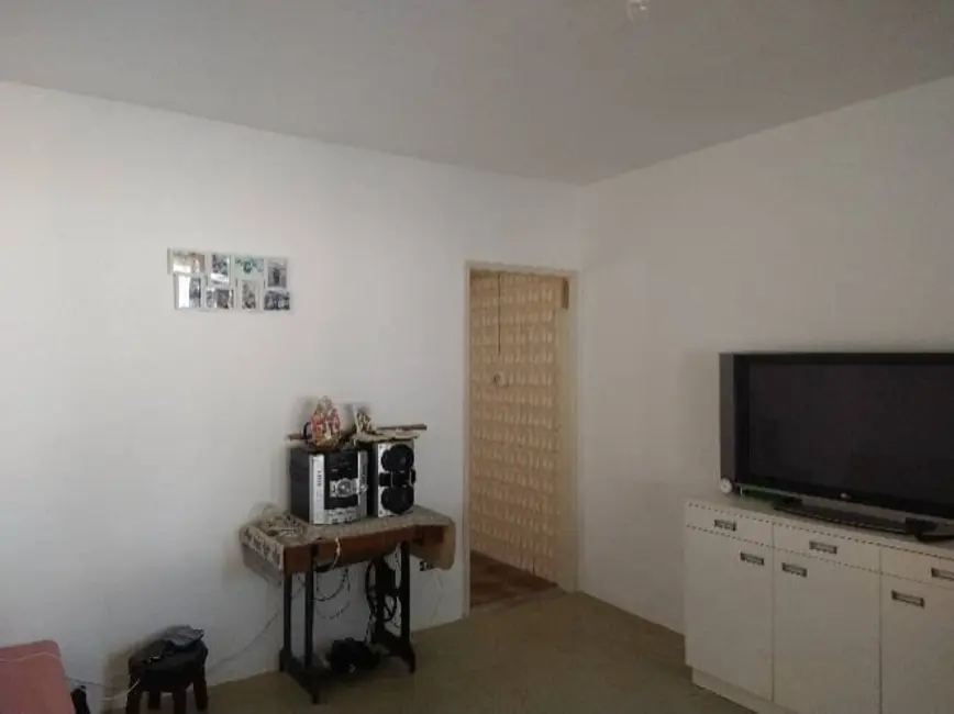 Foto 2 de Casa com 2 quartos à venda, 64m2 em Jardim Ana Emilia, Taubate - SP