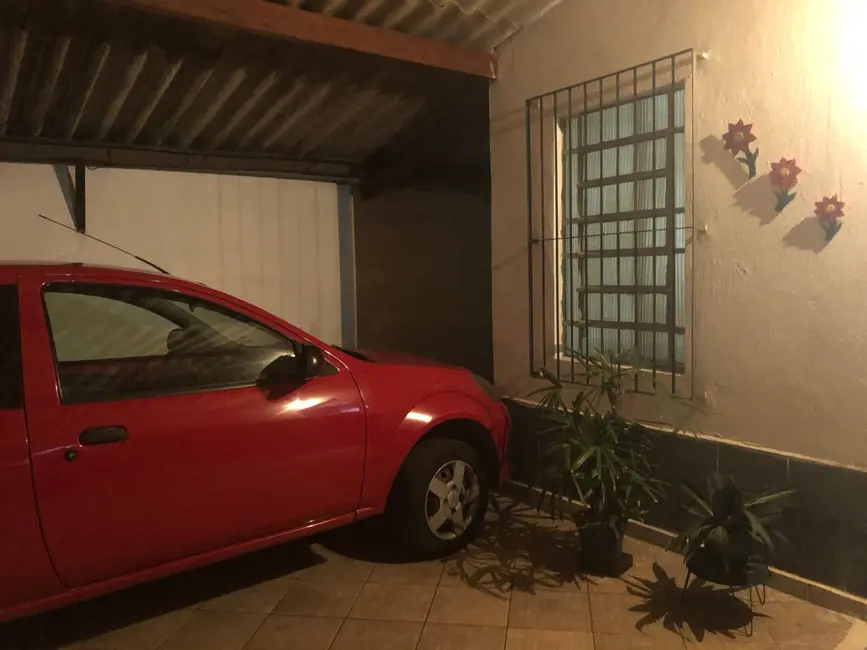 Foto 1 de Casa com 2 quartos à venda, 136m2 em Jardim Eloyna, Pindamonhangaba - SP