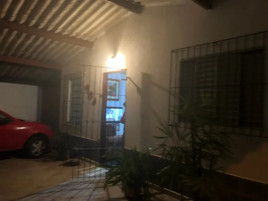 Foto 3 de Casa com 2 quartos à venda, 136m2 em Jardim Eloyna, Pindamonhangaba - SP