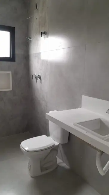 Foto 2 de Sobrado com 3 quartos à venda, 200m2 em Monte Belo, Taubate - SP