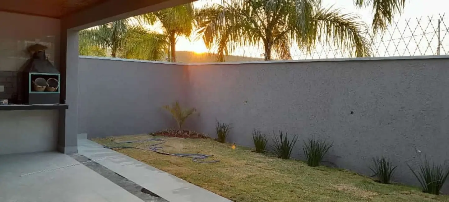 Foto 3 de Sobrado com 3 quartos à venda, 200m2 em Monte Belo, Taubate - SP