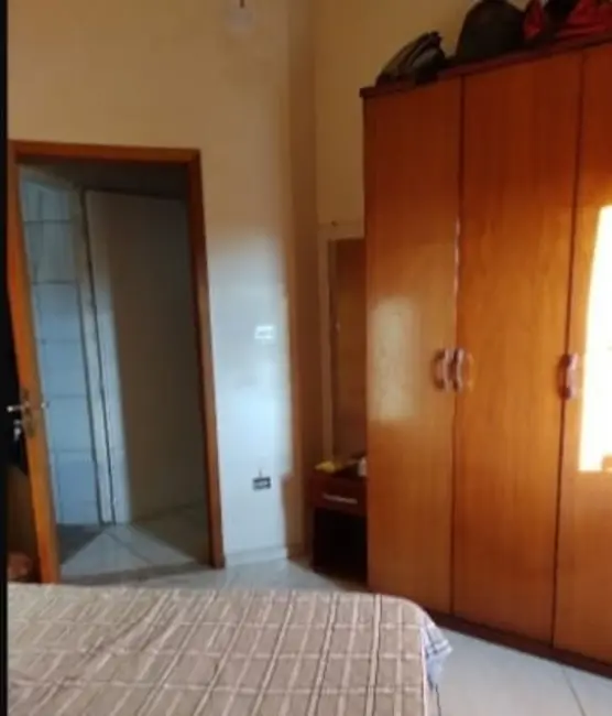 Foto 3 de Sobrado com 3 quartos à venda em Pindamonhangaba - SP