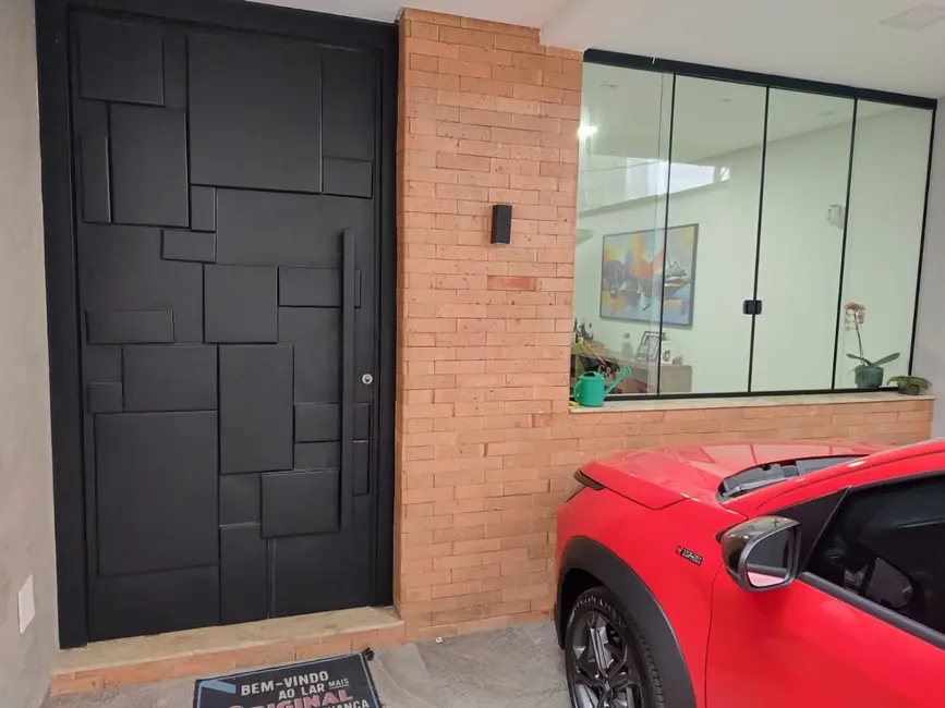 Foto 1 de Sobrado com 3 quartos à venda, 180m2 em Esplanada Independência, Taubate - SP