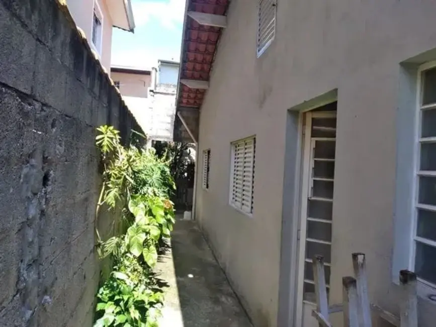 Foto 2 de Casa com 3 quartos à venda, 110m2 em Residencial Estoril, Taubate - SP