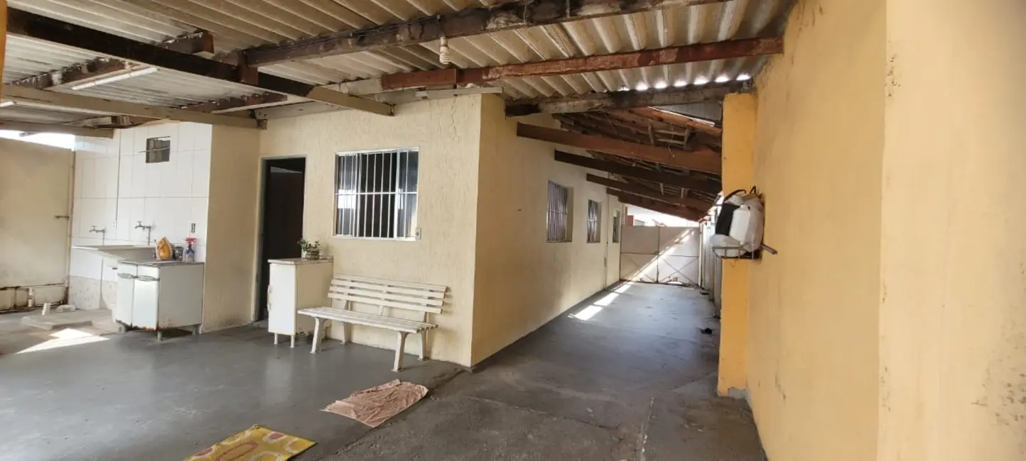 Foto 2 de Casa com 3 quartos à venda, 195m2 em Pindamonhangaba - SP