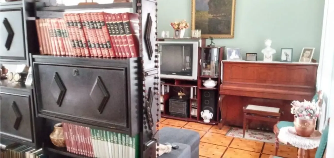 Casa com 5 quartos à venda, 305m2 em Centro, Tremembe - SP - imagem 4 Foto 4 de Casa com 5 quartos à venda, 305m2 em Centro, Tremembe - SP