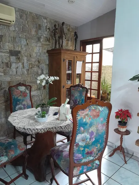 Foto 6 de Casa com 3 quartos à venda, 150m2 em Mombaça, Pindamonhangaba - SP