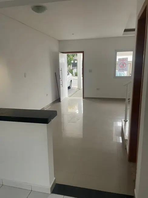 Foto 2 de Casa de Condomínio com 3 quartos para alugar em Vila Areao, Taubate - SP