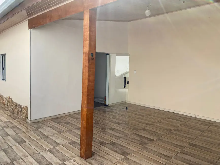 Casa com 5 quartos à venda, 246m2 em Santo Antônio, Lorena - SP - imagem 4 Foto 4 de Casa com 5 quartos à venda, 246m2 em Santo Antônio, Lorena - SP