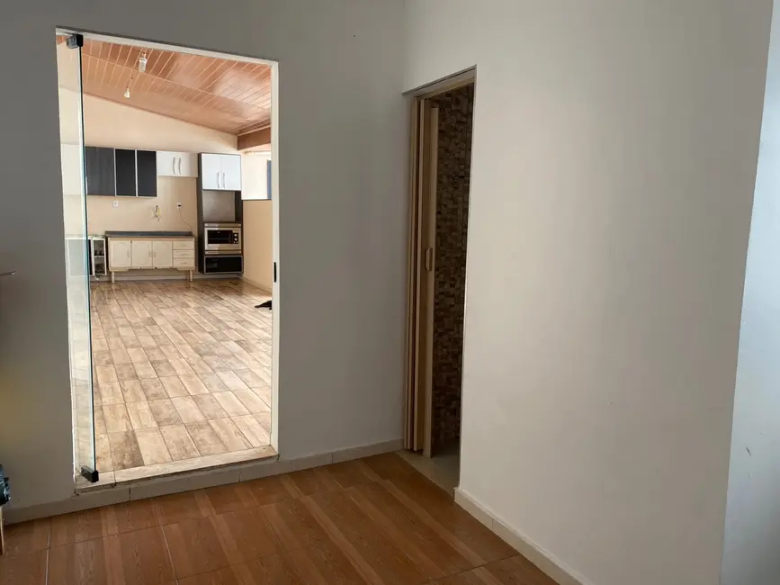 Casa com 5 quartos à venda, 246m2 em Santo Antônio, Lorena - SP - imagem 8 Foto 8 de Casa com 5 quartos à venda, 246m2 em Santo Antônio, Lorena - SP