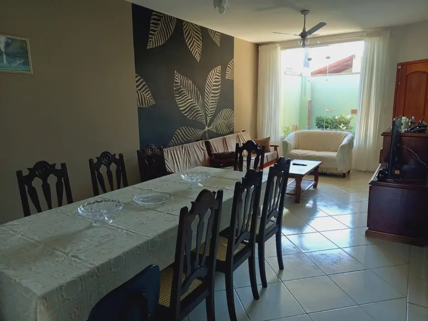 Foto 3 de Casa com 2 quartos à venda, 154m2 em Tremembe - SP