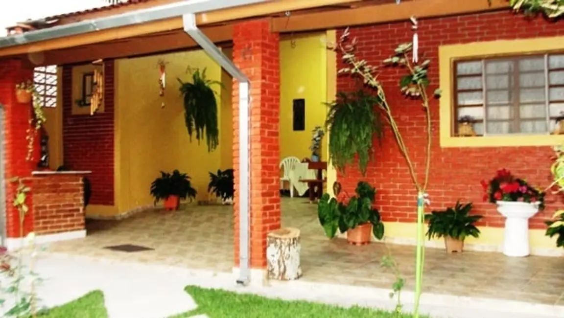 Foto 2 de Casa com 3 quartos à venda, 185m2 em Jardim Santa Cecília, Pindamonhangaba - SP