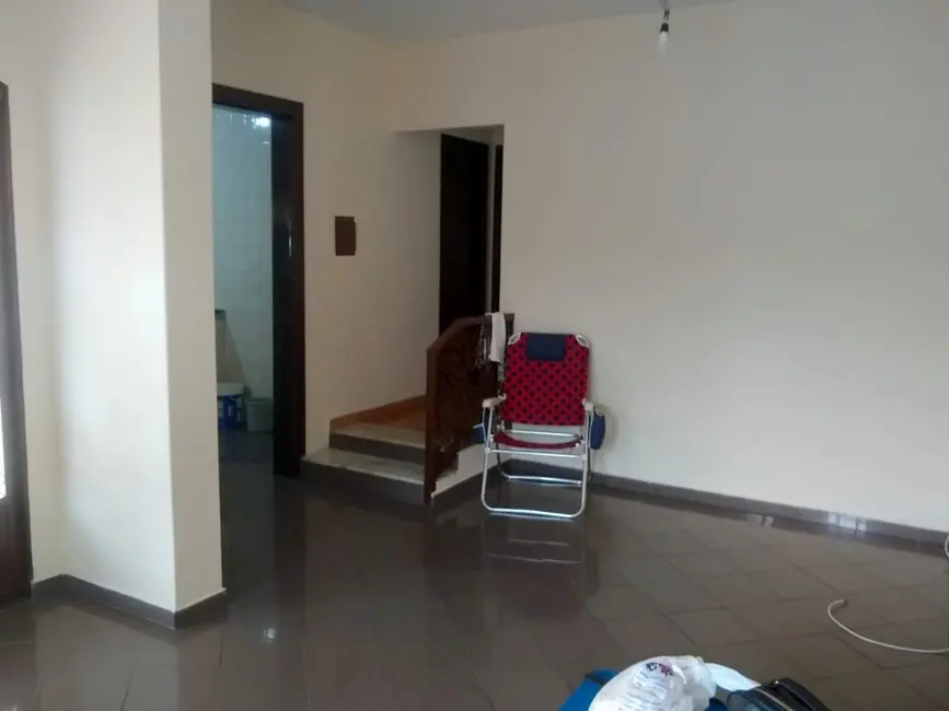 Foto 6 de Casa com 3 quartos à venda e para alugar, 163m2 em Jardim Indepedência, Guaratingueta - SP