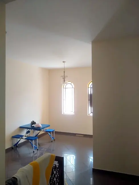 Foto 1 de Casa com 3 quartos à venda e para alugar, 163m2 em Jardim Indepedência, Guaratingueta - SP
