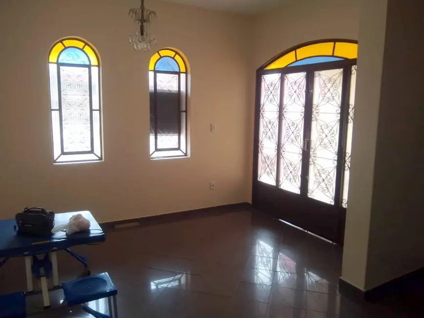 Foto 8 de Casa com 3 quartos à venda e para alugar, 163m2 em Jardim Indepedência, Guaratingueta - SP