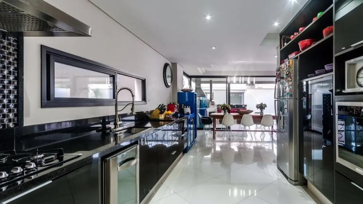 Foto 5 de Casa de Condomínio com 3 quartos à venda, 275m2 em Tremembe - SP