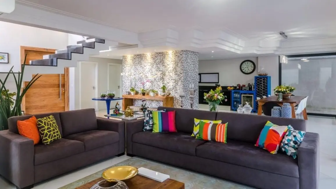 Foto 2 de Casa de Condomínio com 3 quartos à venda, 275m2 em Tremembe - SP