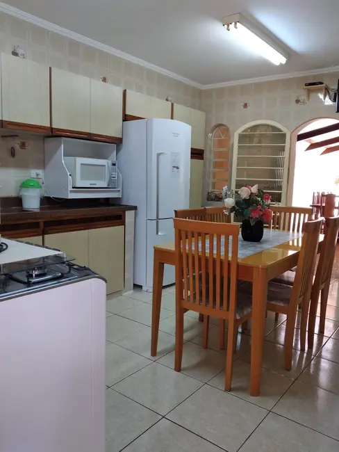 Foto 3 de Casa com 3 quartos à venda, 169m2 em Jardim Independência, Taubate - SP