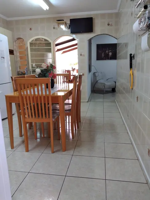 Foto 4 de Casa com 3 quartos à venda, 169m2 em Jardim Independência, Taubate - SP