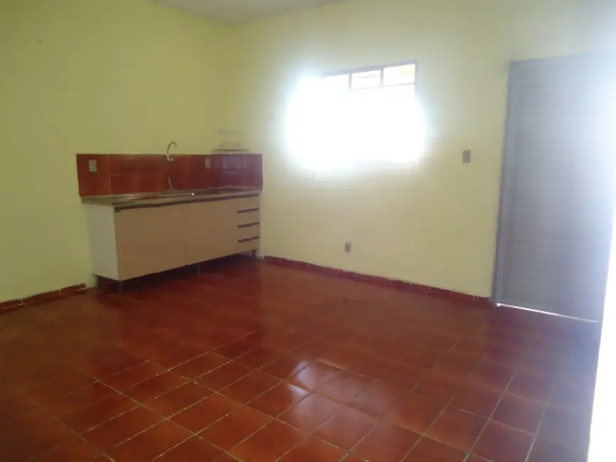 Casa com 2 quartos à venda, 180m2 em Jardim do Vale, Guaratingueta - SP - imagem 2 Foto 2 de Casa com 2 quartos à venda, 180m2 em Jardim do Vale, Guaratingueta - SP