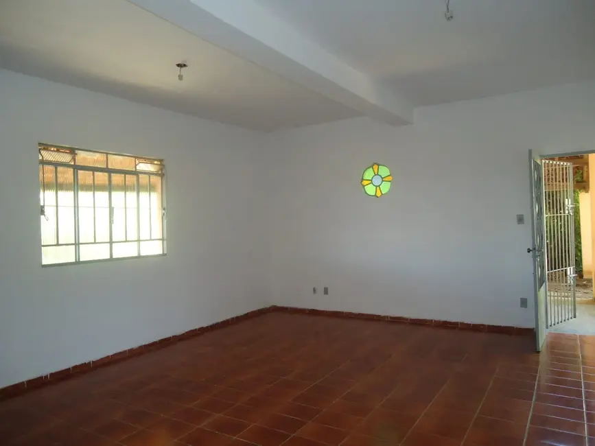 Casa com 2 quartos à venda, 180m2 em Jardim do Vale, Guaratingueta - SP - imagem 4 Foto 4 de Casa com 2 quartos à venda, 180m2 em Jardim do Vale, Guaratingueta - SP