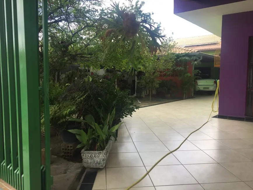 Foto 3 de Sobrado com 3 quartos à venda, 194m2 em Pindamonhangaba - SP