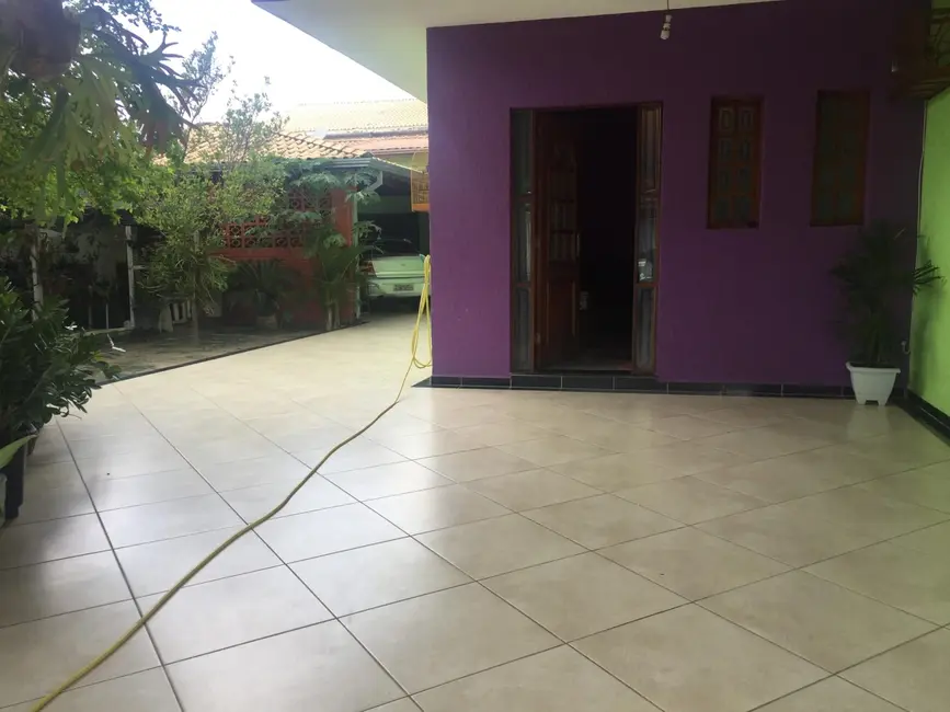 Foto 2 de Sobrado com 3 quartos à venda, 194m2 em Pindamonhangaba - SP
