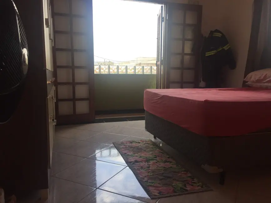 Foto 6 de Sobrado com 3 quartos à venda, 194m2 em Pindamonhangaba - SP