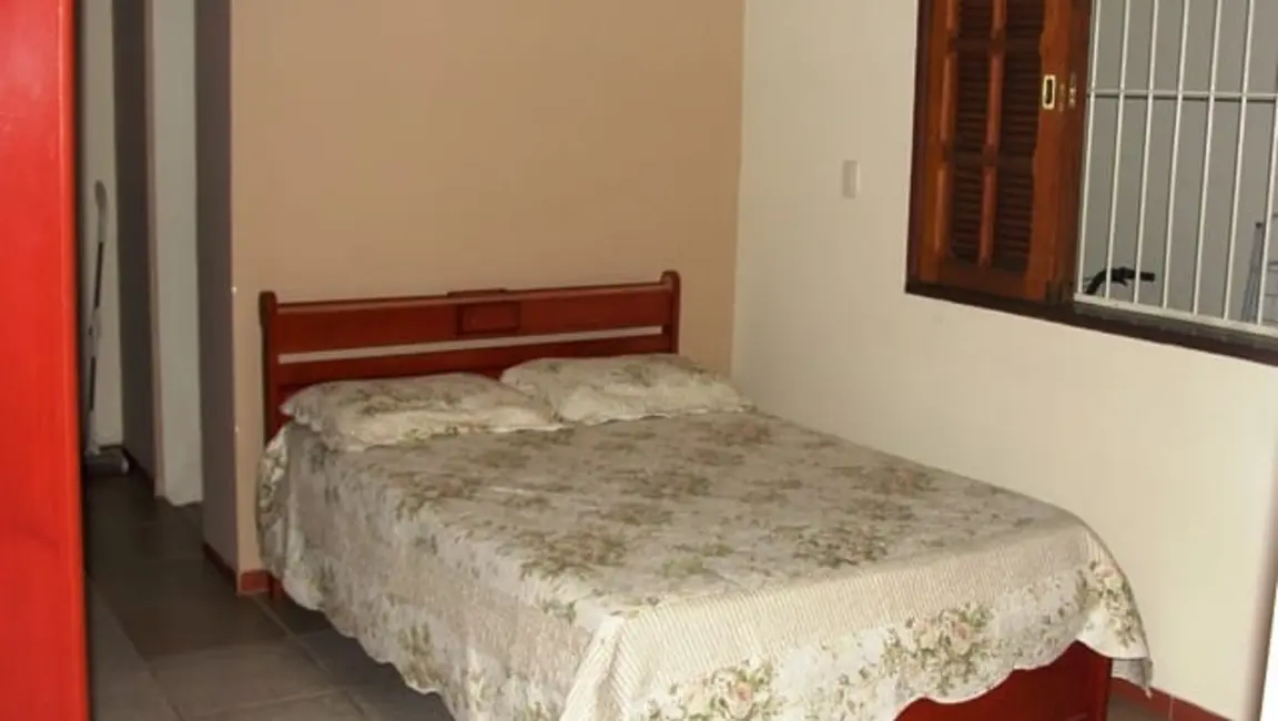 Foto 8 de Sobrado com 3 quartos à venda, 195m2 em Pindamonhangaba - SP