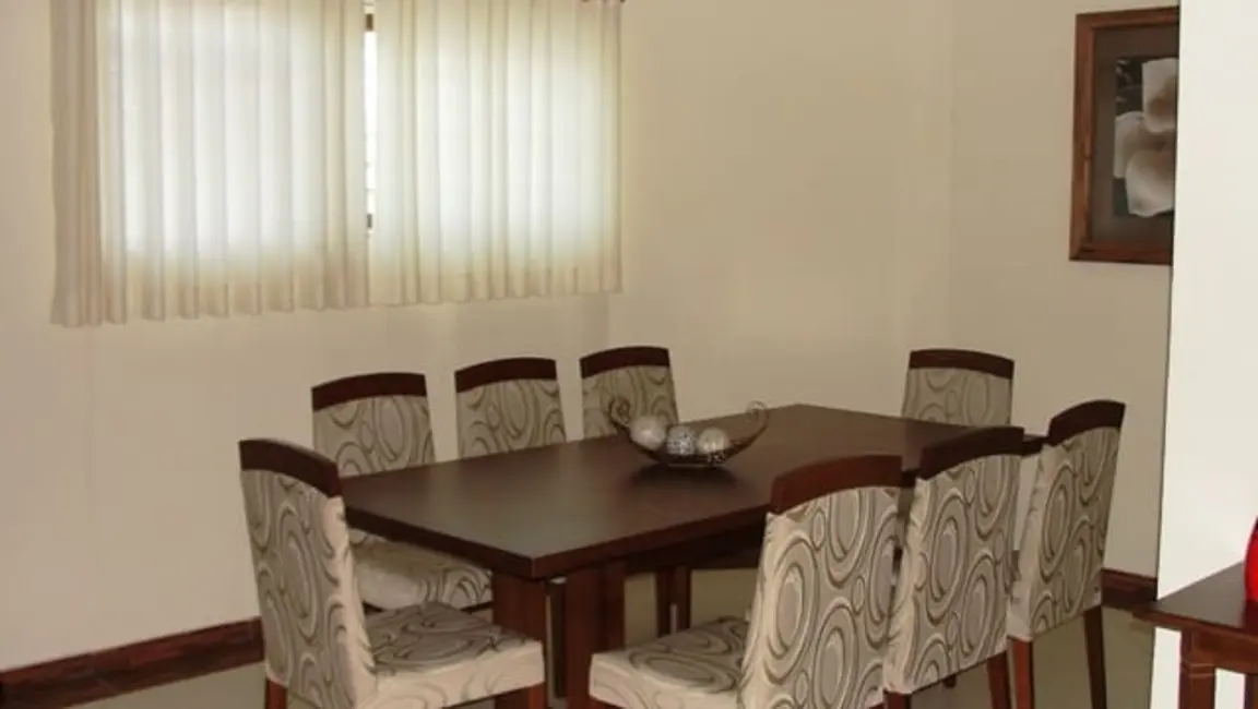 Foto 4 de Sobrado com 3 quartos à venda, 195m2 em Pindamonhangaba - SP