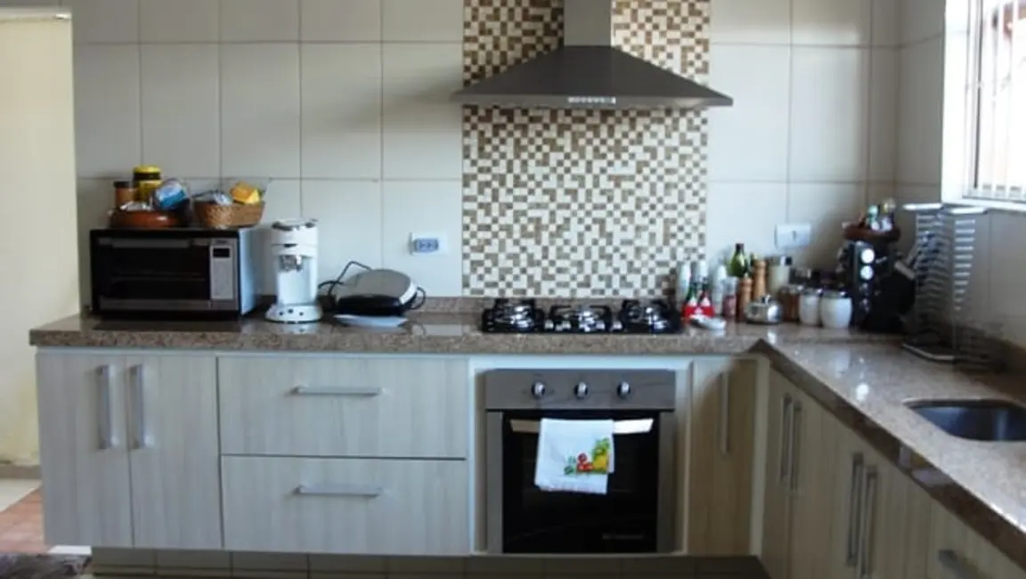 Foto 7 de Sobrado com 3 quartos à venda, 195m2 em Pindamonhangaba - SP