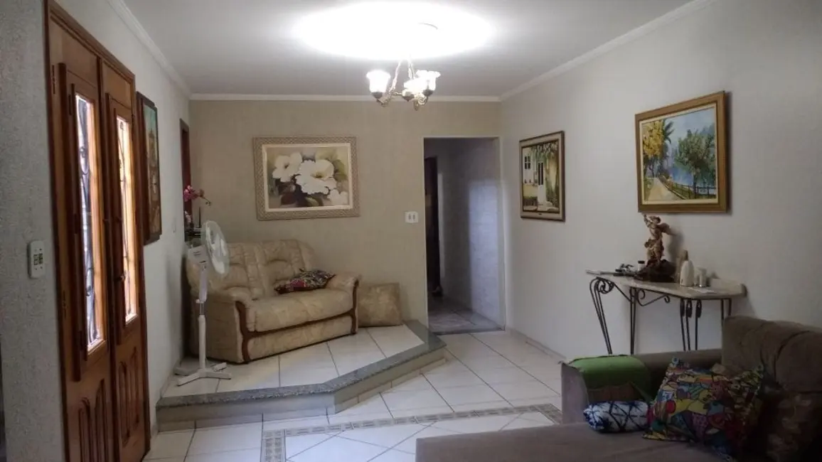 Foto 5 de Sobrado com 3 quartos à venda, 174m2 em São Benedito, Pindamonhangaba - SP