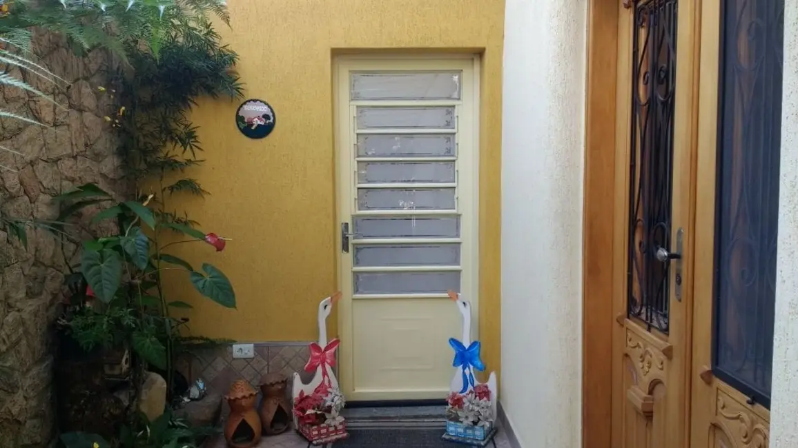 Foto 2 de Sobrado com 3 quartos à venda, 174m2 em São Benedito, Pindamonhangaba - SP