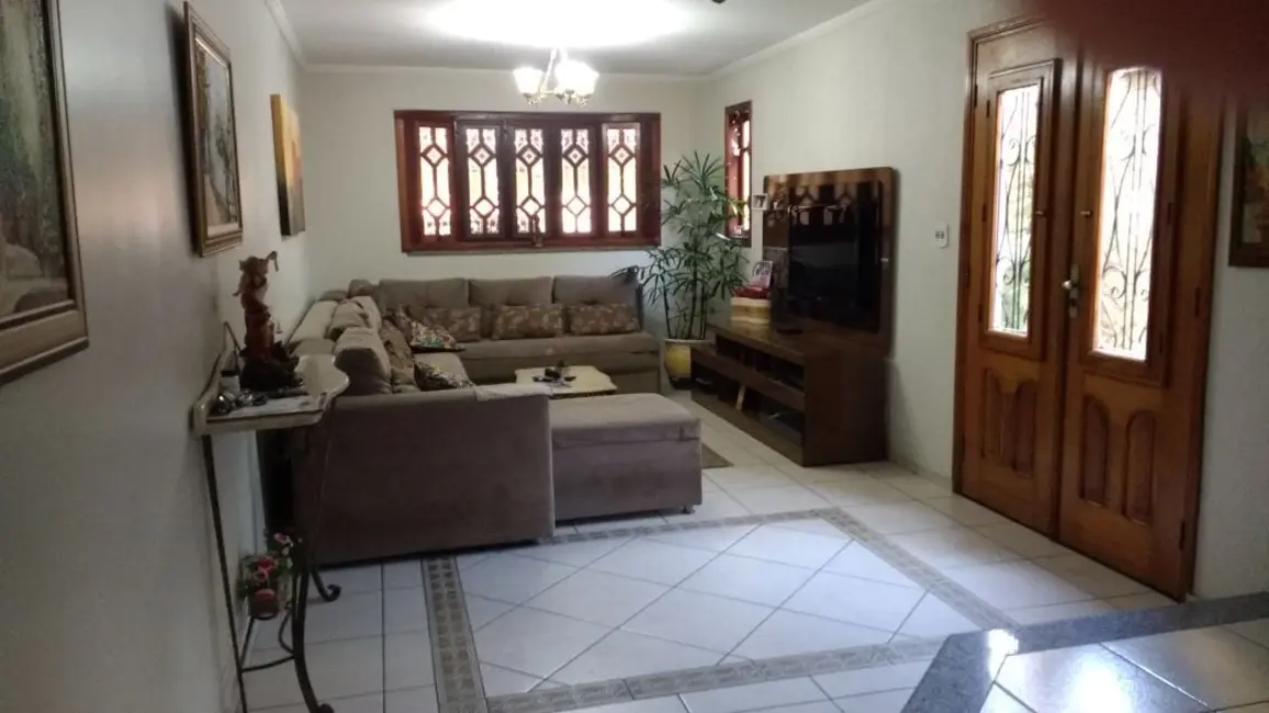 Foto 8 de Sobrado com 3 quartos à venda, 174m2 em São Benedito, Pindamonhangaba - SP