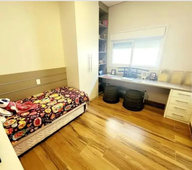 Foto 5 de Casa de Condomínio com 3 quartos à venda, 185m2 em Piracangaguá, Taubate - SP