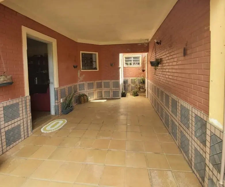 Foto 1 de Casa com 2 quartos à venda, 120m2 em Vila Passos, Lorena - SP