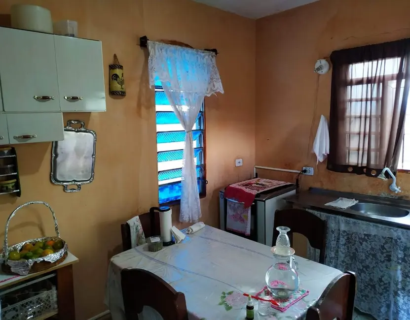 Foto 3 de Casa com 2 quartos à venda, 80m2 em Conjunto Residencial Araretama, Pindamonhangaba - SP