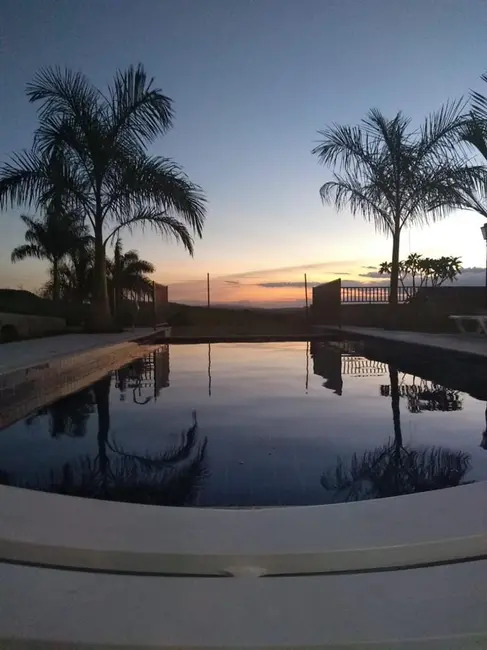 Foto 3 de Sobrado com 4 quartos à venda, 420m2 em Pindamonhangaba - SP