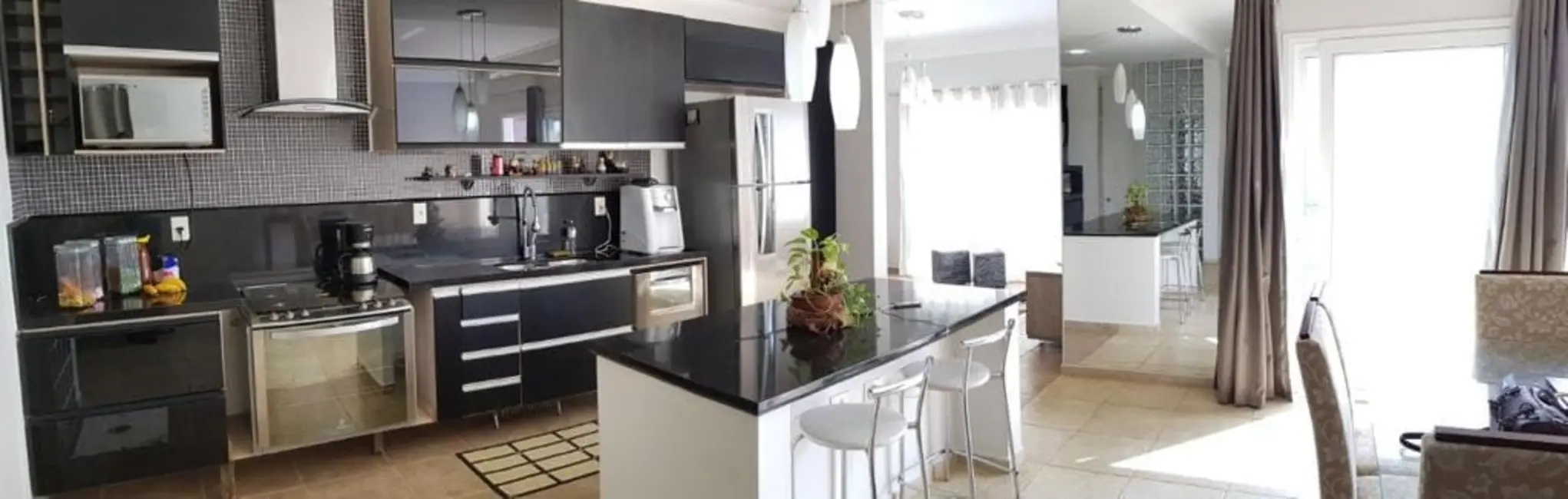 Foto 8 de Sobrado com 4 quartos à venda, 420m2 em Pindamonhangaba - SP