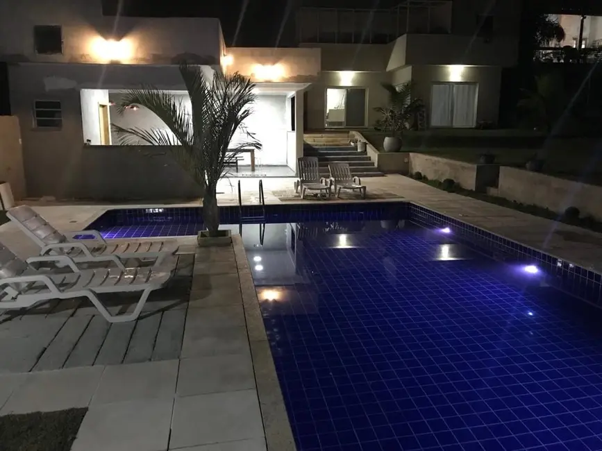Foto 1 de Sobrado com 4 quartos à venda, 420m2 em Pindamonhangaba - SP