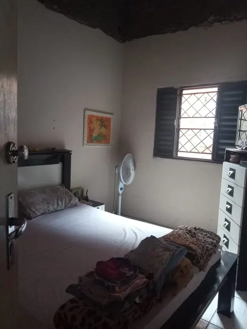 Foto 2 de Casa com 4 quartos à venda, 110m2 em Residencial Nova Esperança, Pindamonhangaba - SP