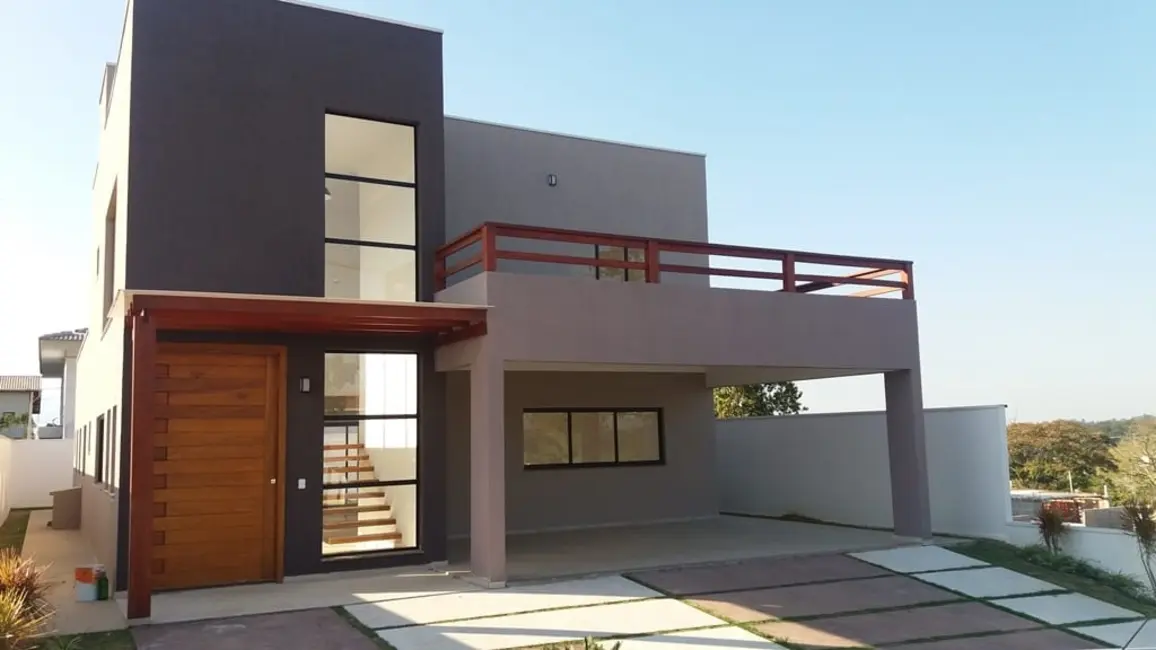 Foto 2 de Sobrado com 3 quartos à venda, 300m2 em Alto do Cardoso, Pindamonhangaba - SP