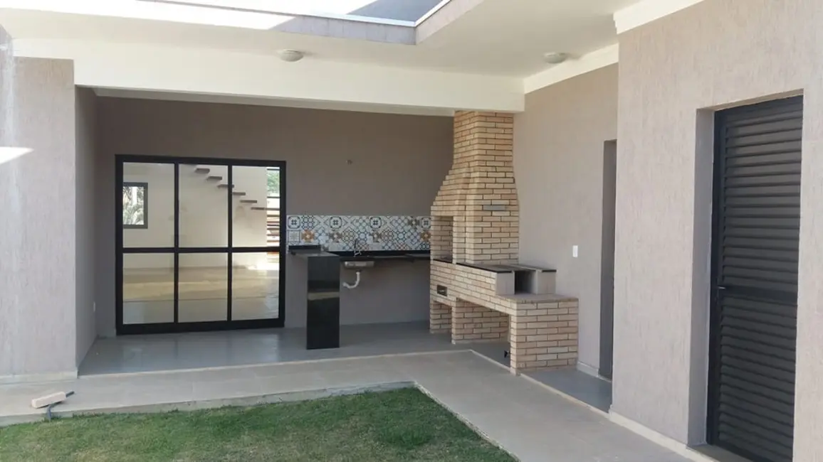 Foto 6 de Sobrado com 3 quartos à venda, 300m2 em Alto do Cardoso, Pindamonhangaba - SP