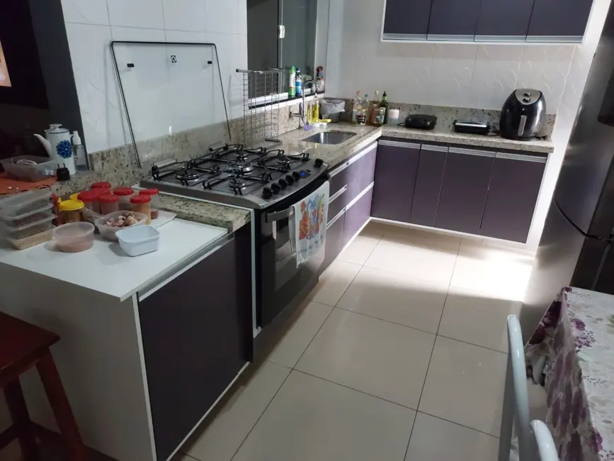 Foto 2 de Casa com 3 quartos à venda, 80m2 em Vista Alegre, Taubate - SP