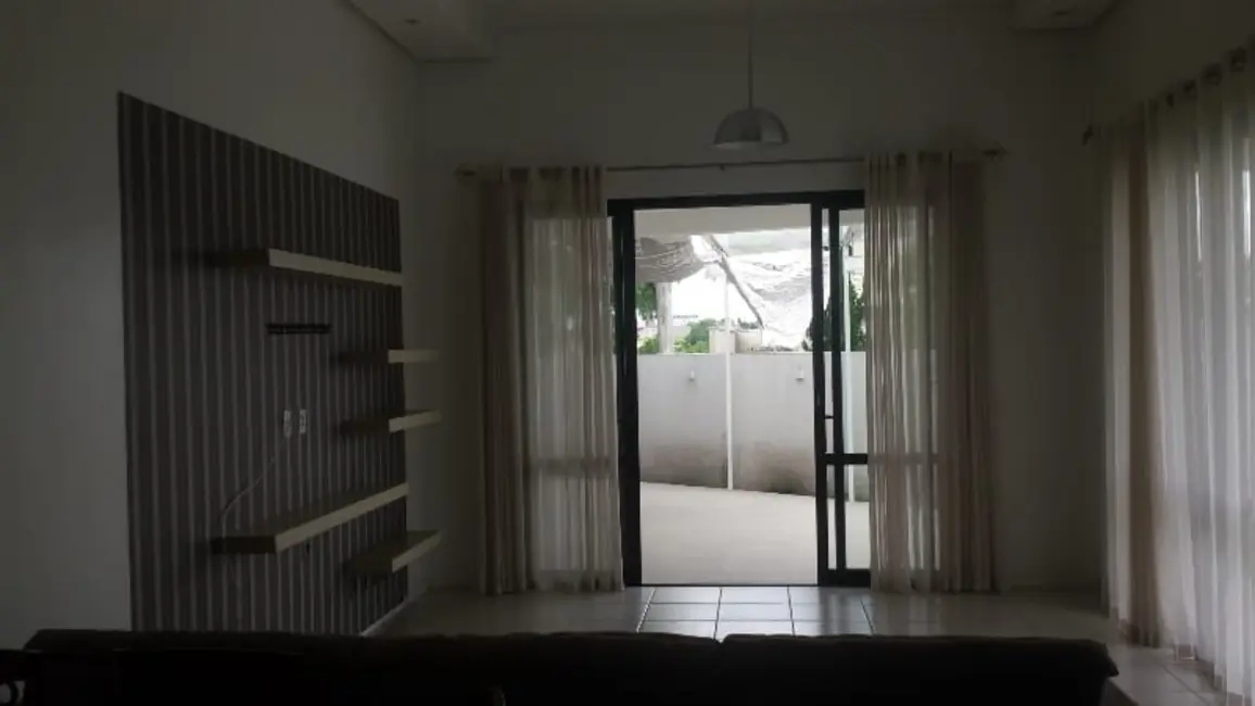Foto 9 de Casa de Condomínio com 3 quartos à venda, 205m2 em Pindamonhangaba - SP