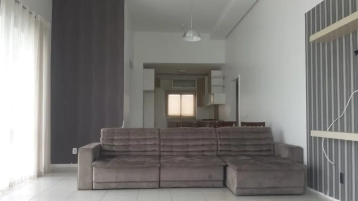 Foto 2 de Casa de Condomínio com 3 quartos à venda, 205m2 em Pindamonhangaba - SP