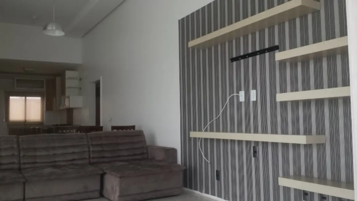 Casa de Condomínio com 3 quartos à venda, 205m2 em Pindamonhangaba - SP - imagem 4 Foto 4 de Casa de Condomínio com 3 quartos à venda, 205m2 em Pindamonhangaba - SP