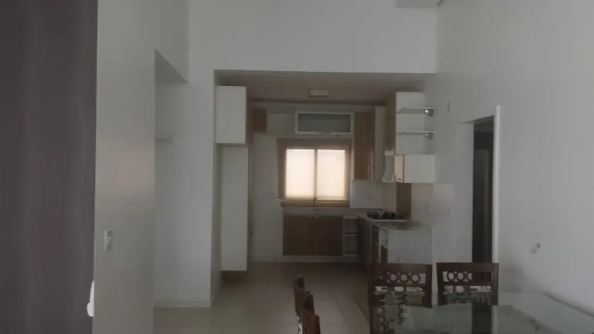 Casa de Condomínio com 3 quartos à venda, 205m2 em Pindamonhangaba - SP - imagem 6 Foto 6 de Casa de Condomínio com 3 quartos à venda, 205m2 em Pindamonhangaba - SP