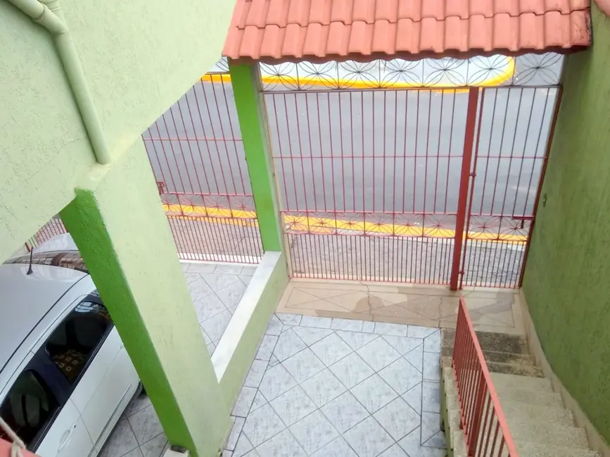Sobrado com 4 quartos à venda, 350m2 em Aparecida - SP - imagem 9 Foto 9 de Sobrado com 4 quartos à venda, 350m2 em Aparecida - SP