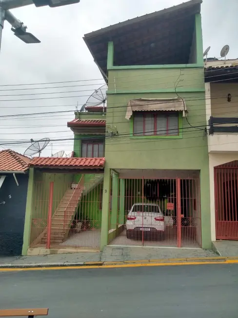 Sobrado com 4 quartos à venda, 350m2 em Aparecida - SP - imagem 1 Foto 1 de Sobrado com 4 quartos à venda, 350m2 em Aparecida - SP